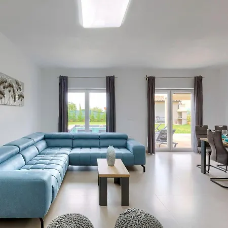 بيت للعطل Lea By Interhome Šišan